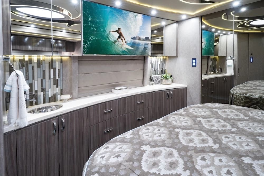 2018 Prevost X3 Motorcoach - Image 20