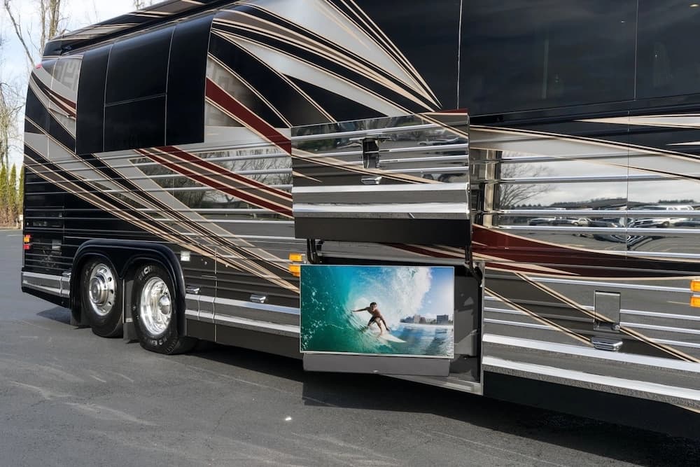 2018 Prevost X3 Motorcoach - Image 24