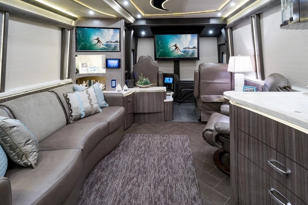 2018 Prevost X3 Motorcoach - Image 5