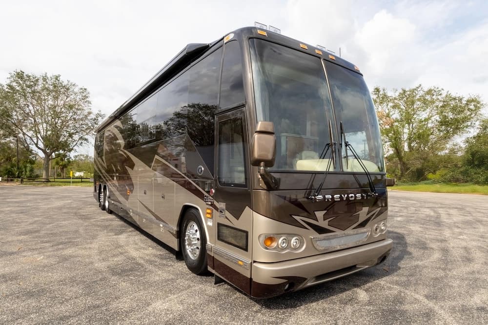 2007 Prevost (NFI) Featherlite H3-45 bus
