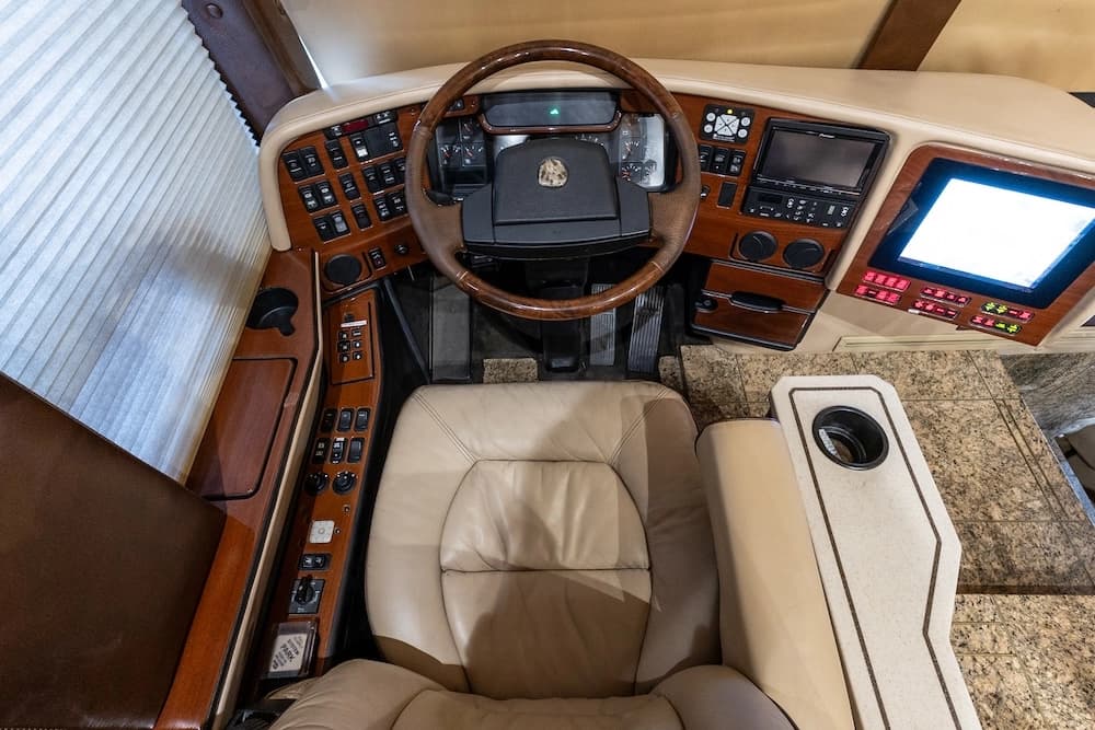 2007 Prevost Featherlite H3-45 Motorcoach - Image 13