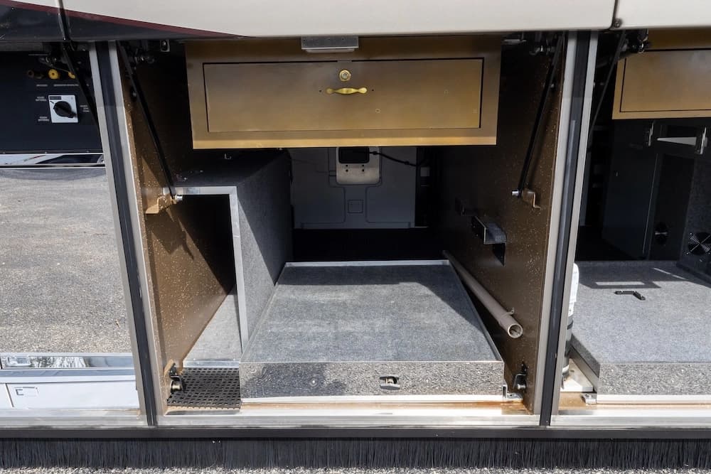 2007 Prevost Featherlite H3-45 Motorcoach - Image 39