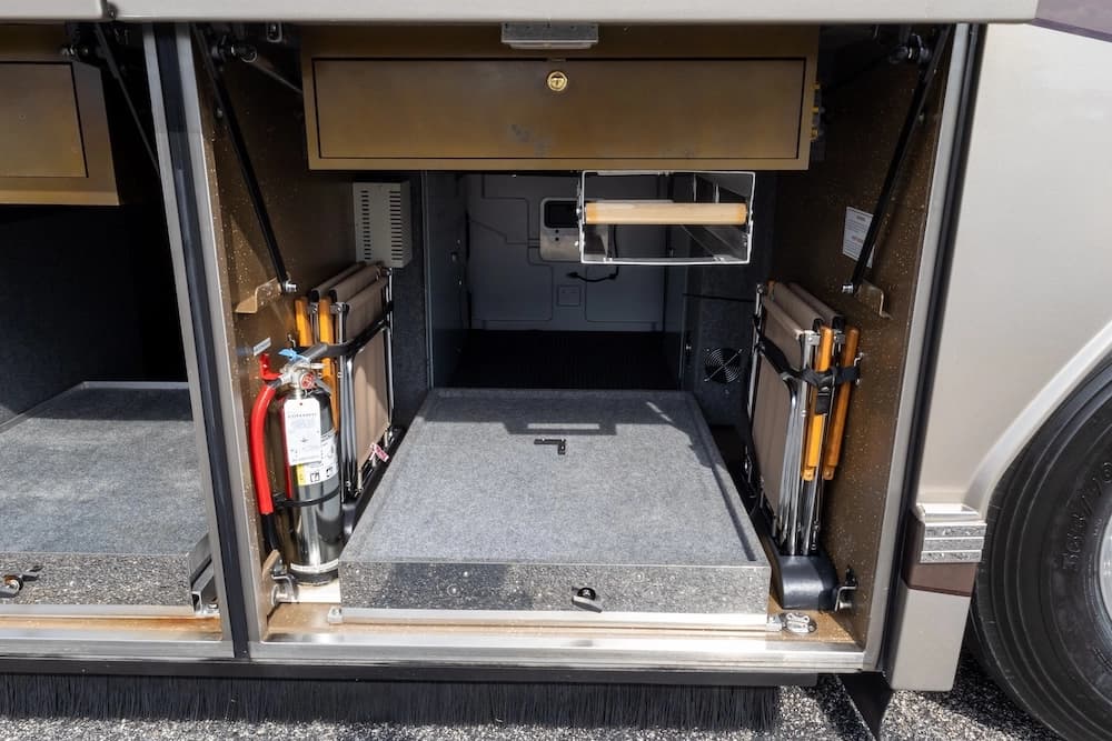 2007 Prevost Featherlite H3-45 Motorcoach - Image 40