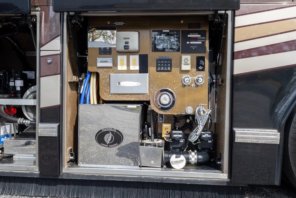 2007 Prevost Featherlite H3-45 Motorcoach - Image 46