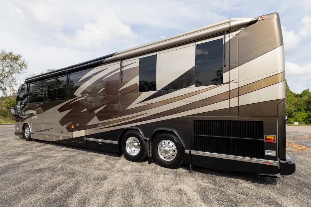 2007 Prevost Featherlite H3-45 Motorcoach - Image 8