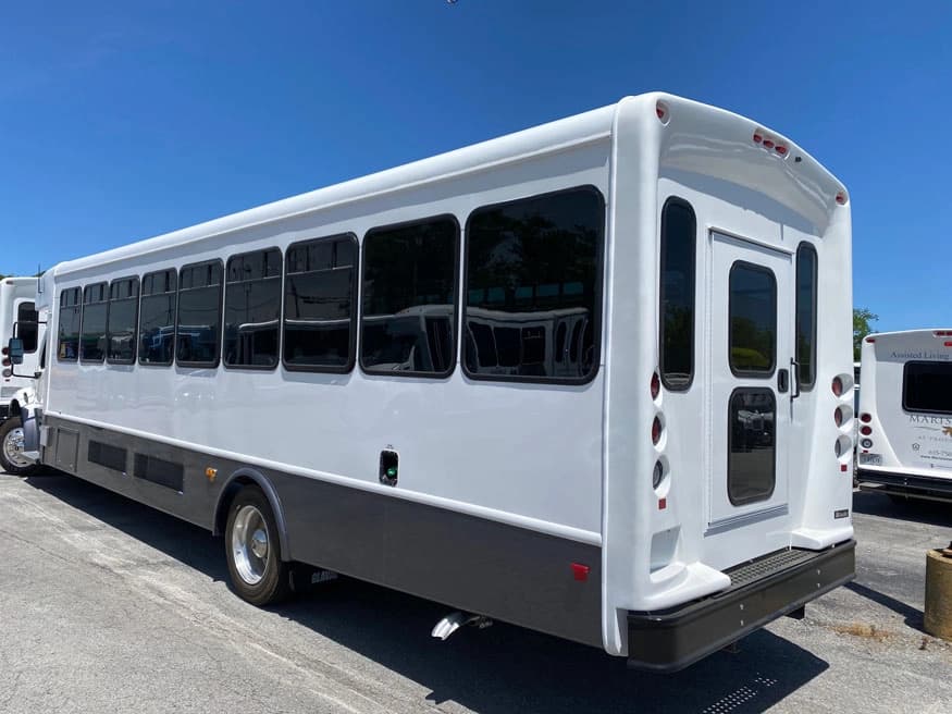 2026 Freightliner Glaval Legacy Coach - Image 2