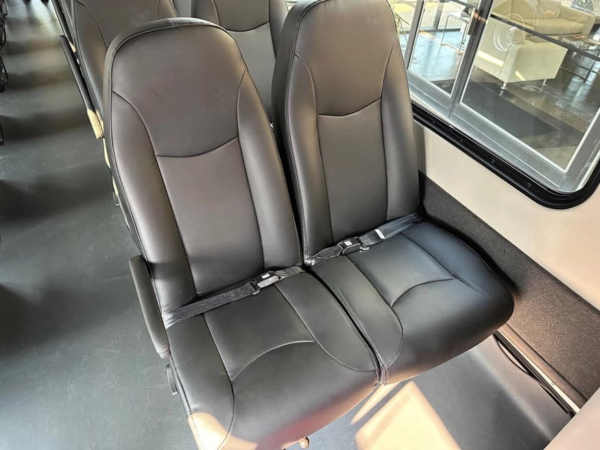 2026 Freightliner Glaval Legacy Coach - Image 5