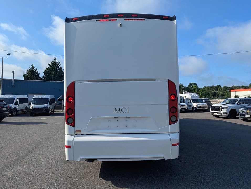 2017 MCI J4500 Motor Coach - Image 2