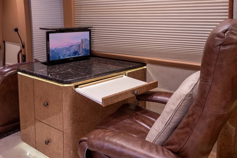 2010 Prevost Millennium H3-45 Motorcoach - Image 6