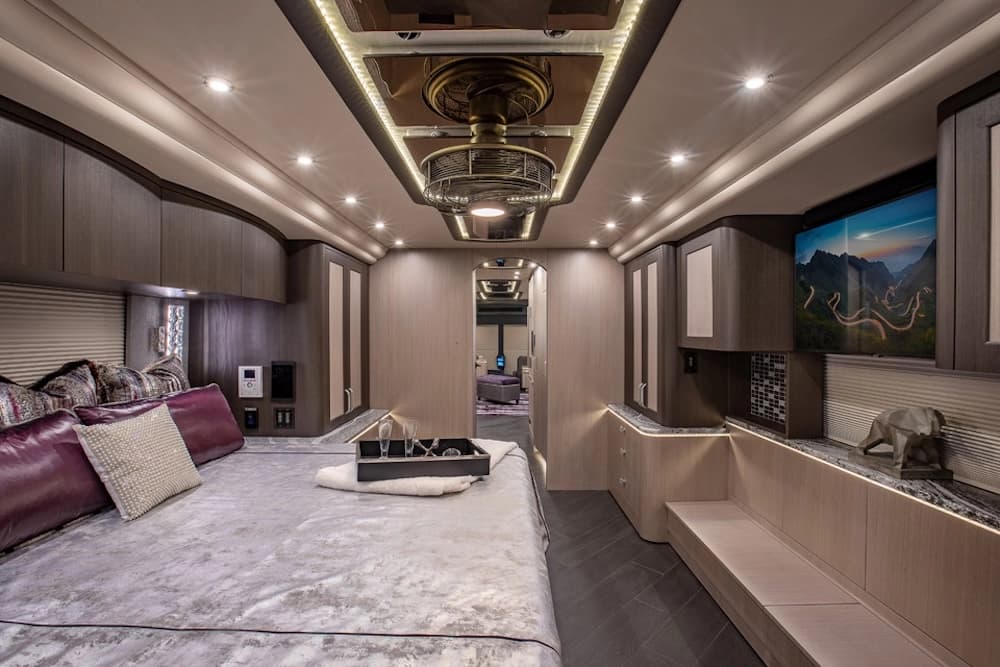 2021 Prevost Millennium H3-45 Motorcoach - Image 11