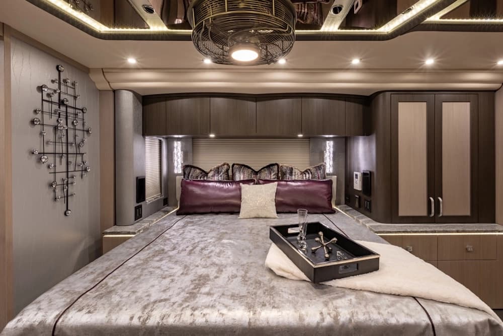 2021 Prevost Millennium H3-45 Motorcoach - Image 12