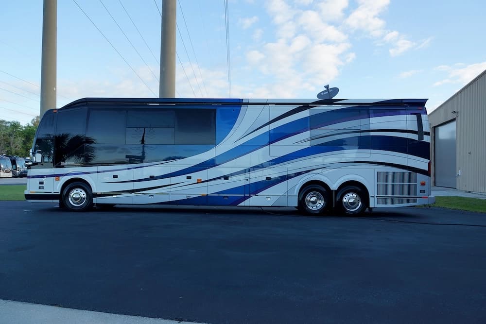 2021 Prevost Millennium H3-45 Motorcoach - Image 3