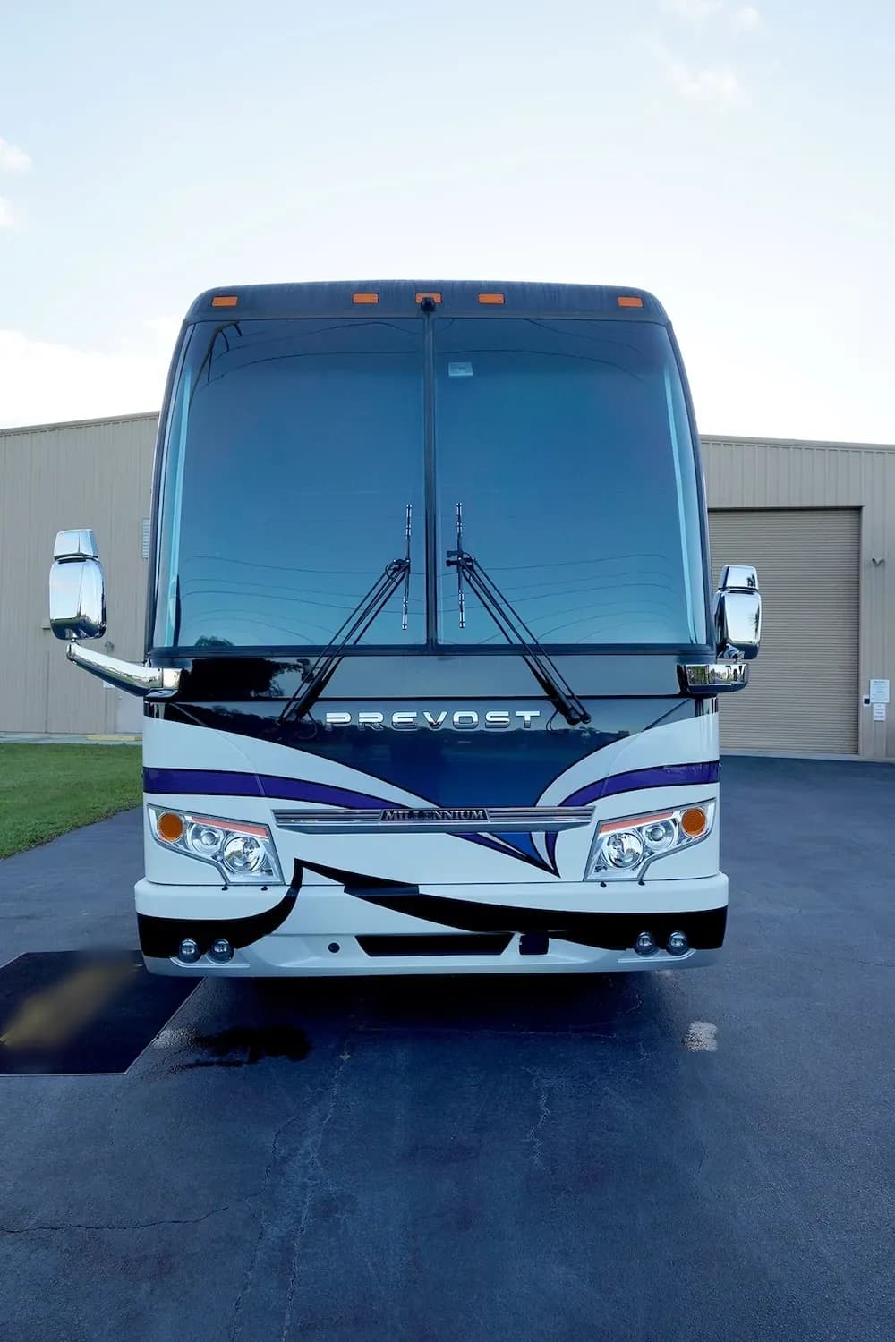 2021 Prevost Millennium H3-45 Motorcoach - Image 4