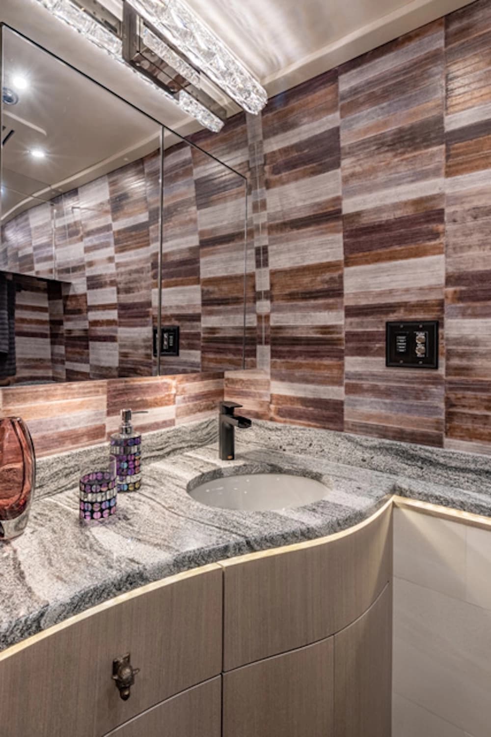 2021 Prevost Millennium H3-45 Motorcoach - Image 7