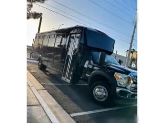 2011 Ford F-550 bus