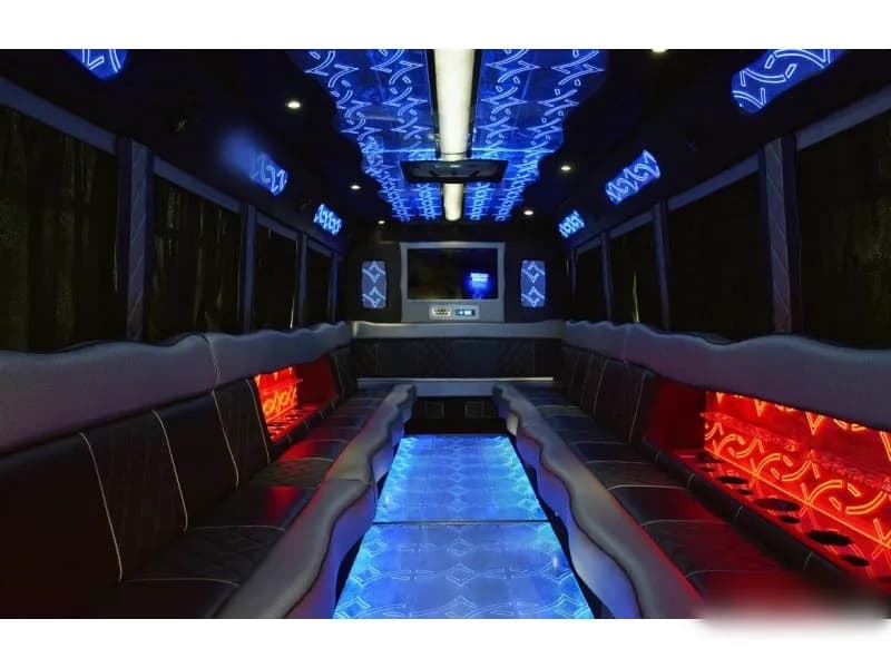 2011 Ford F-550 Party Bus - Image 7