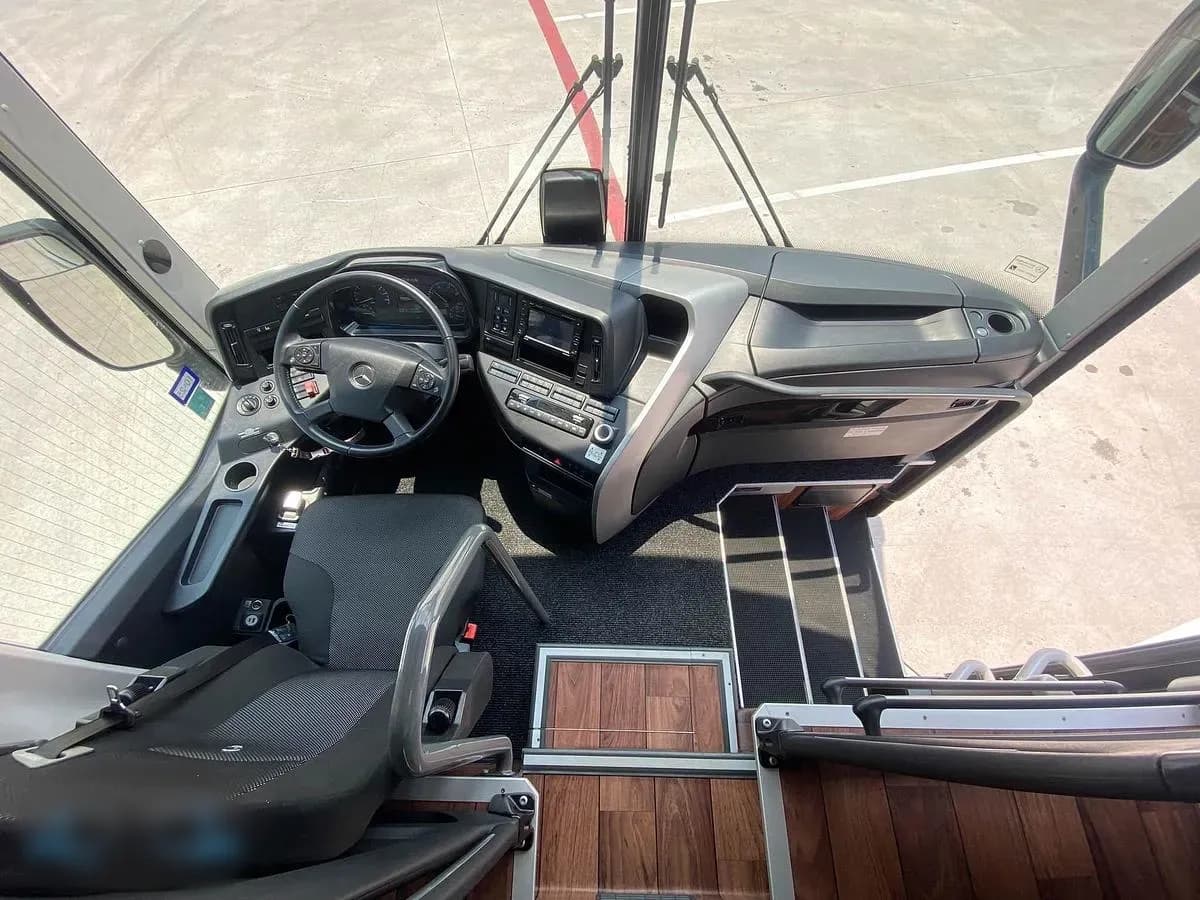 2024 Mercedes-Benz Tourrider - Image 6