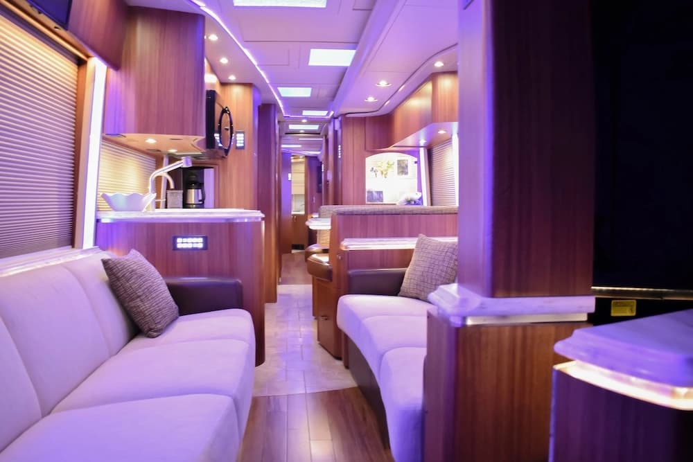 2014 Prevost Marathon H3-45 Motorhome - Image 2