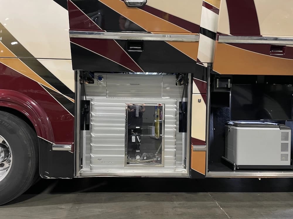2014 Prevost Marathon H3-45 Motorhome - Image 26