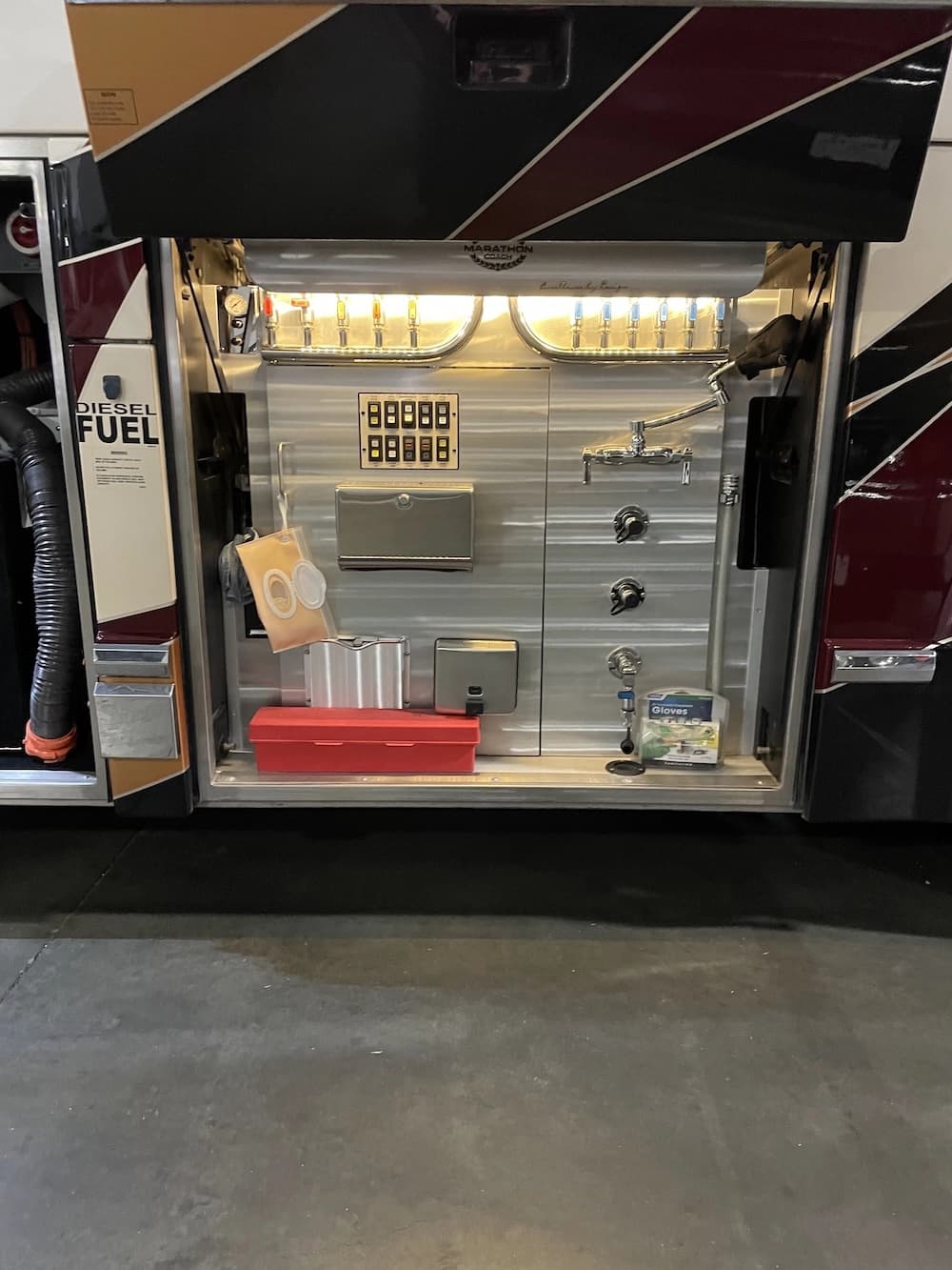 2014 Prevost Marathon H3-45 Motorhome - Image 33