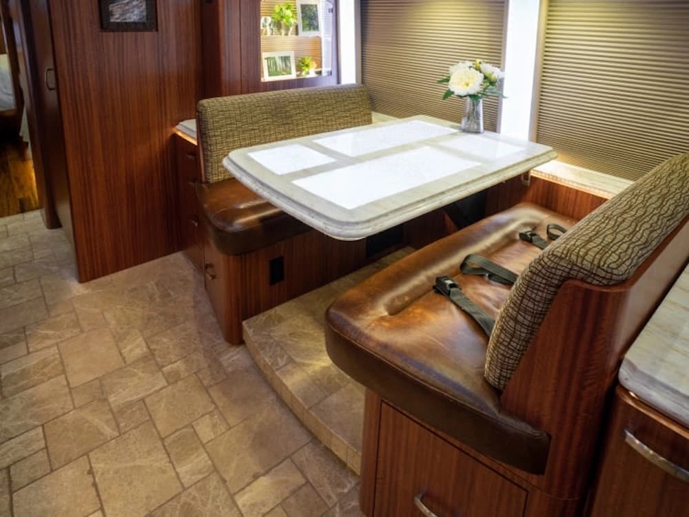 2014 Prevost Marathon H3-45 Motorhome - Image 7