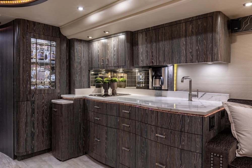 2017 Prevost Millennium H3-45 Motorhome - Image 10