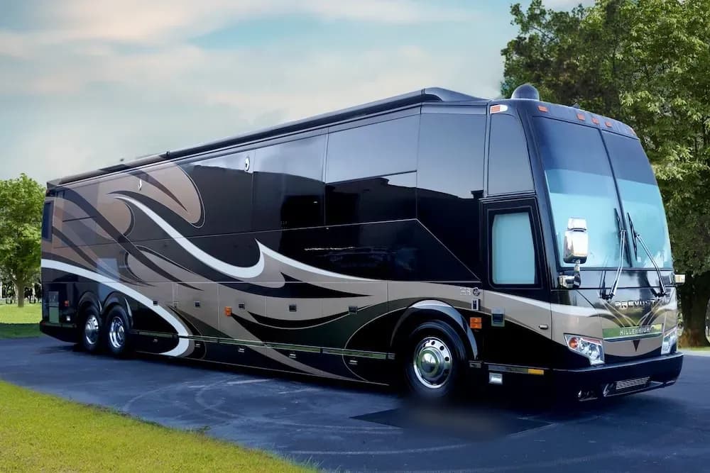 2013 Prevost Millennium H3-45 bus
