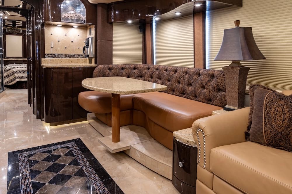 2013 Prevost Millennium H3-45 Motorhome - Image 4