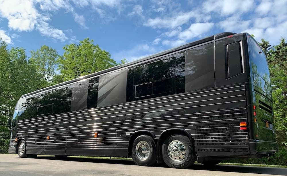 2024 Prevost Florida Coach X3 Motorhome - Image 2