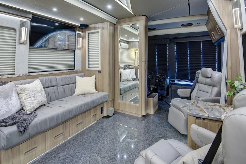 2024 Prevost Florida Coach X3 Motorhome - Image 15