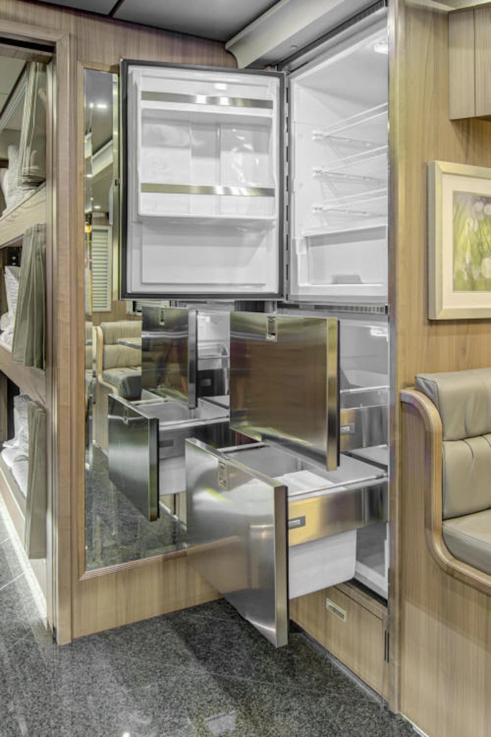 2024 Prevost Florida Coach X3 Motorhome - Image 19