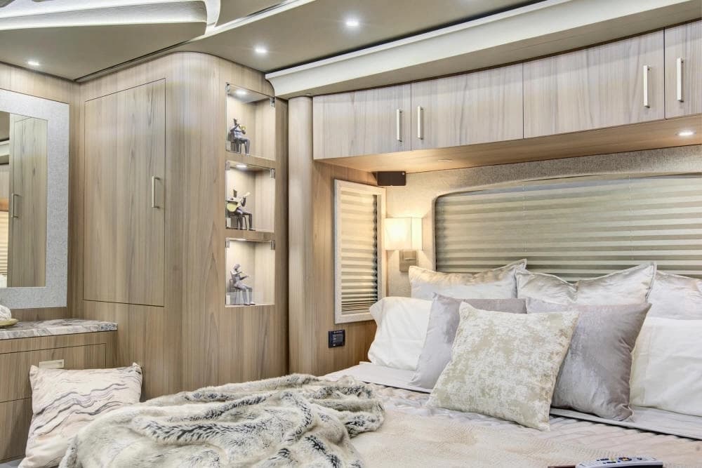 2024 Prevost Florida Coach X3 Motorhome - Image 27