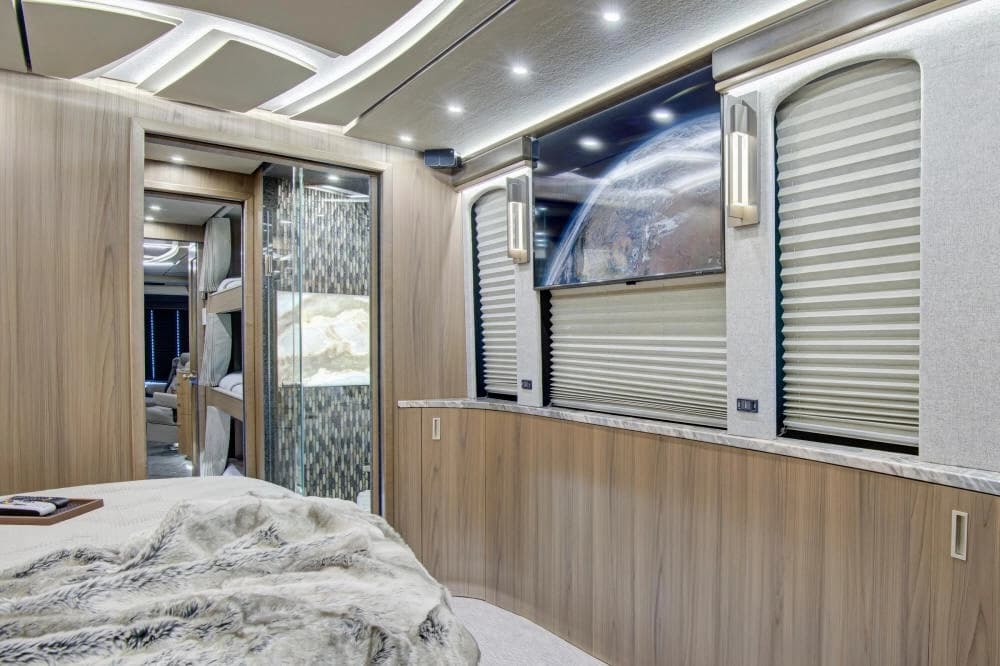 2024 Prevost Florida Coach X3 Motorhome - Image 31