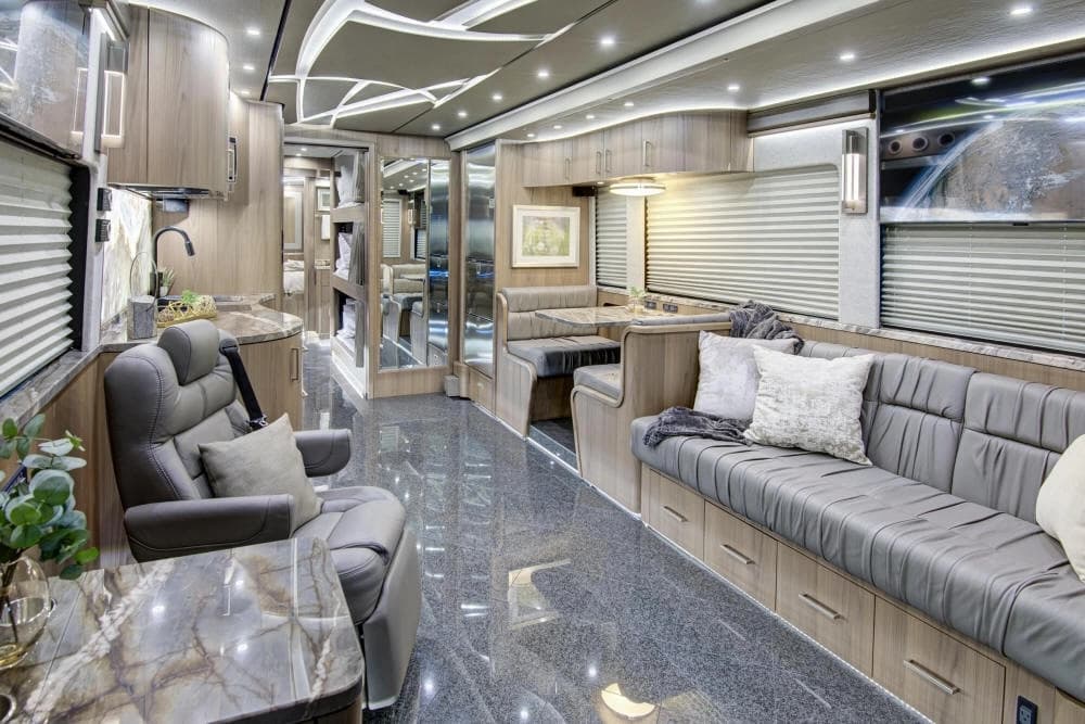 2024 Prevost Florida Coach X3 Motorhome - Image 5
