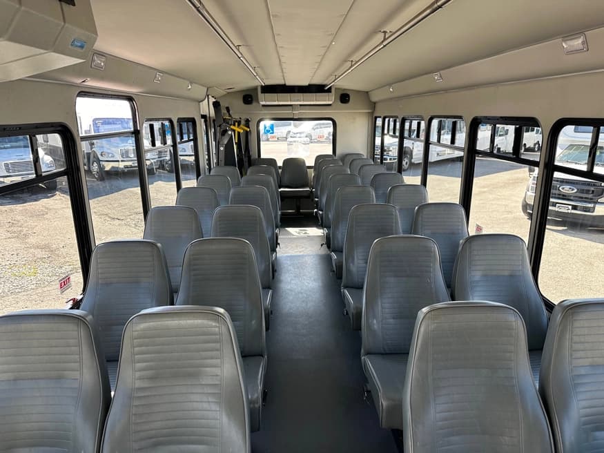 2021 Ford F550 Starcraft XL Shuttle Bus - Image 4