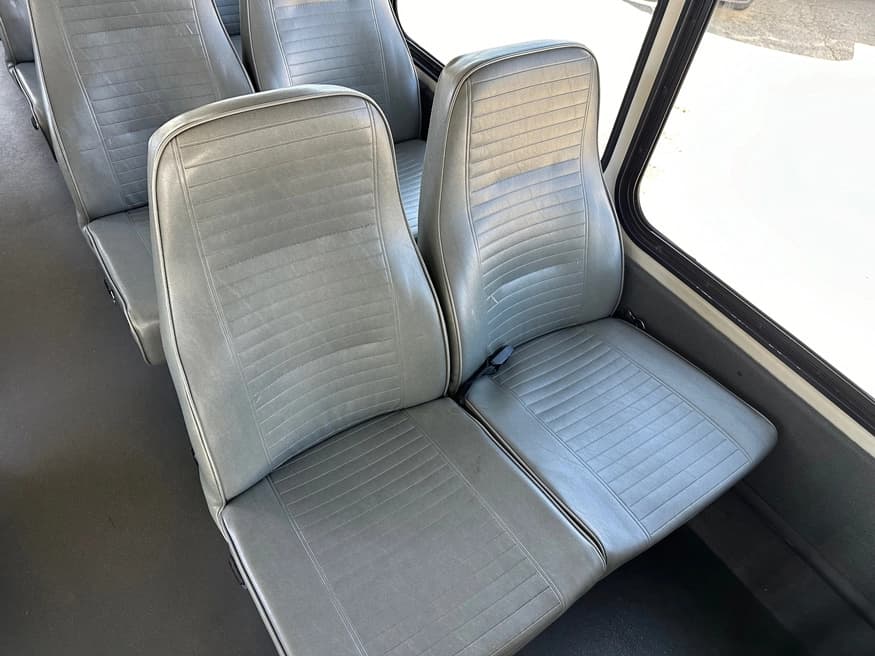 2021 Ford F550 Starcraft XL Shuttle Bus - Image 5