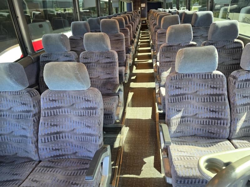 2006 MCI J4500 Coach Bus - Image 11