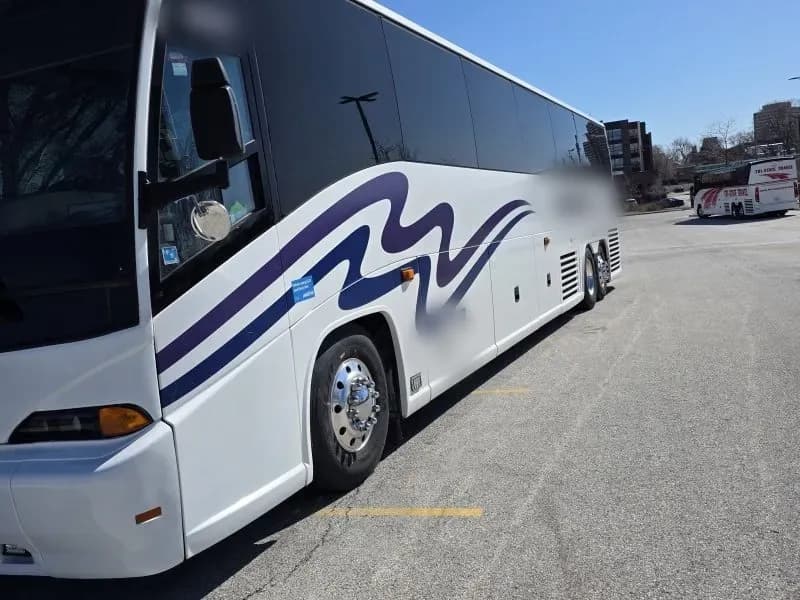 2006 MCI J4500 Coach Bus - Image 6