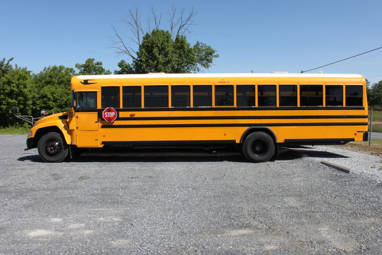 2021 Blue Bird Vision - Diesel School Bus - Image 2