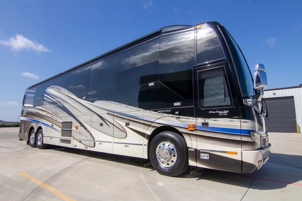2016 Prevost Liberty Elegant Lady H3-45 bus