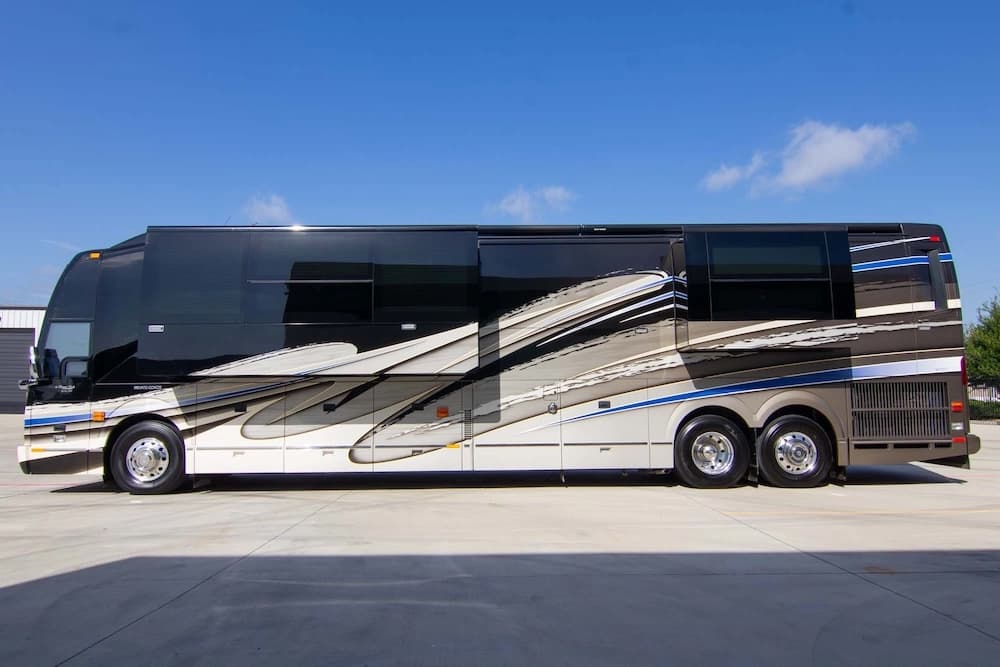2016 Prevost Liberty Elegant Lady H3-45 Motorcoach - Image 19