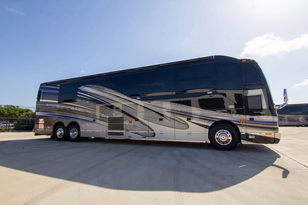 2016 Prevost Liberty Elegant Lady H3-45 Motorcoach - Image 25