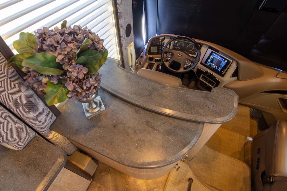 2016 Prevost Liberty Elegant Lady H3-45 Motorcoach - Image 36