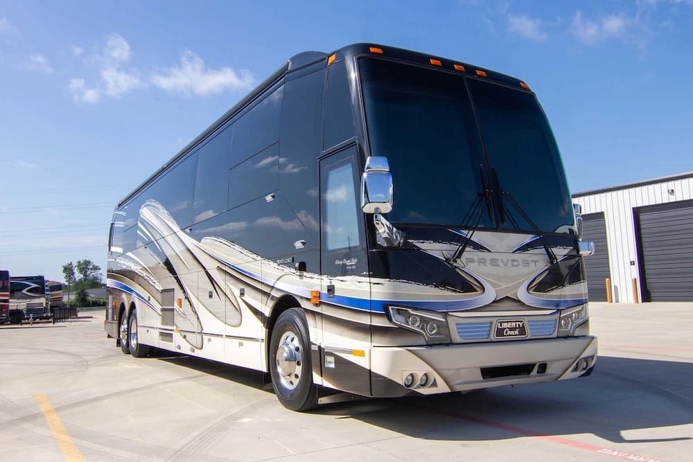 2016 Prevost Liberty Elegant Lady H3-45 Motorcoach - Image 7