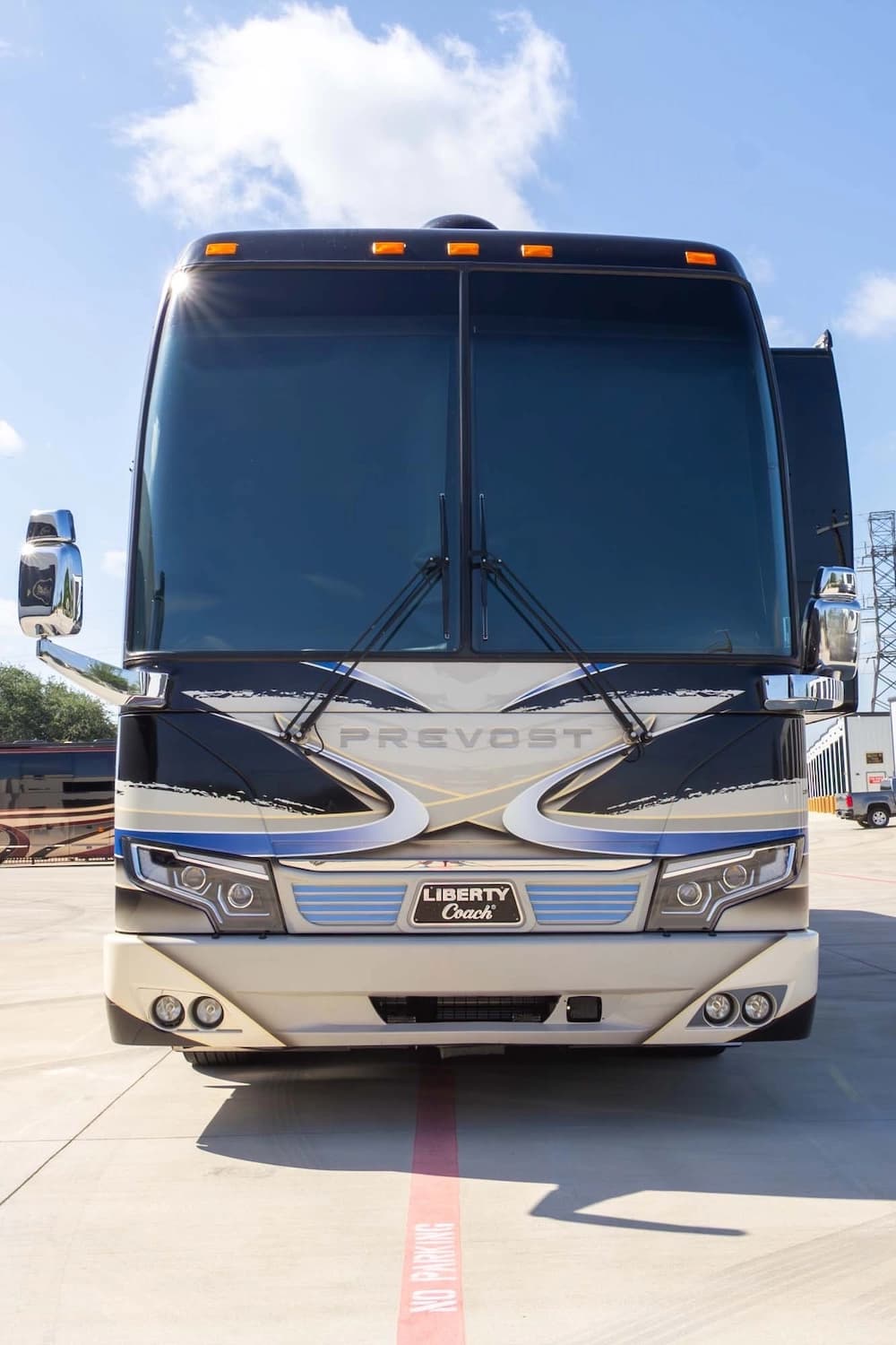 2016 Prevost Liberty Elegant Lady H3-45 Motorcoach - Image 8