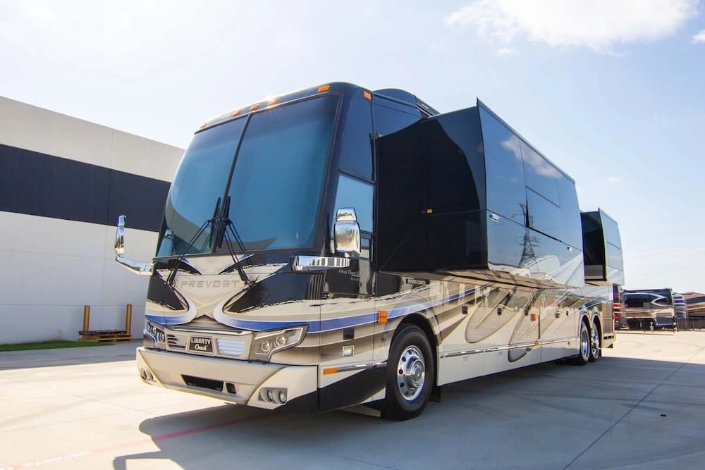2016 Prevost Liberty Elegant Lady H3-45 Motorcoach - Image 9