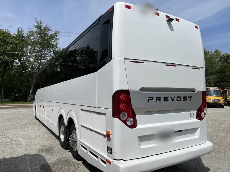 2015 Prevost H345 Coach Bus - Image 2