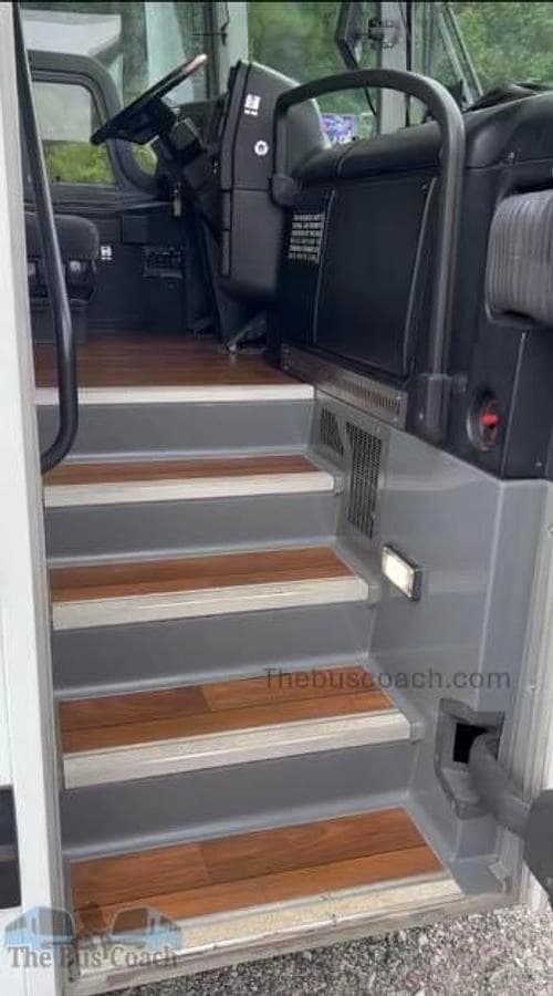 2016 Prevost X3-45 ADA bus