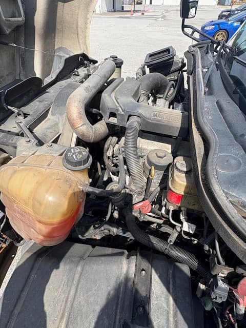 2013 International 3000 Starcraft Shuttle Bus - Image 6