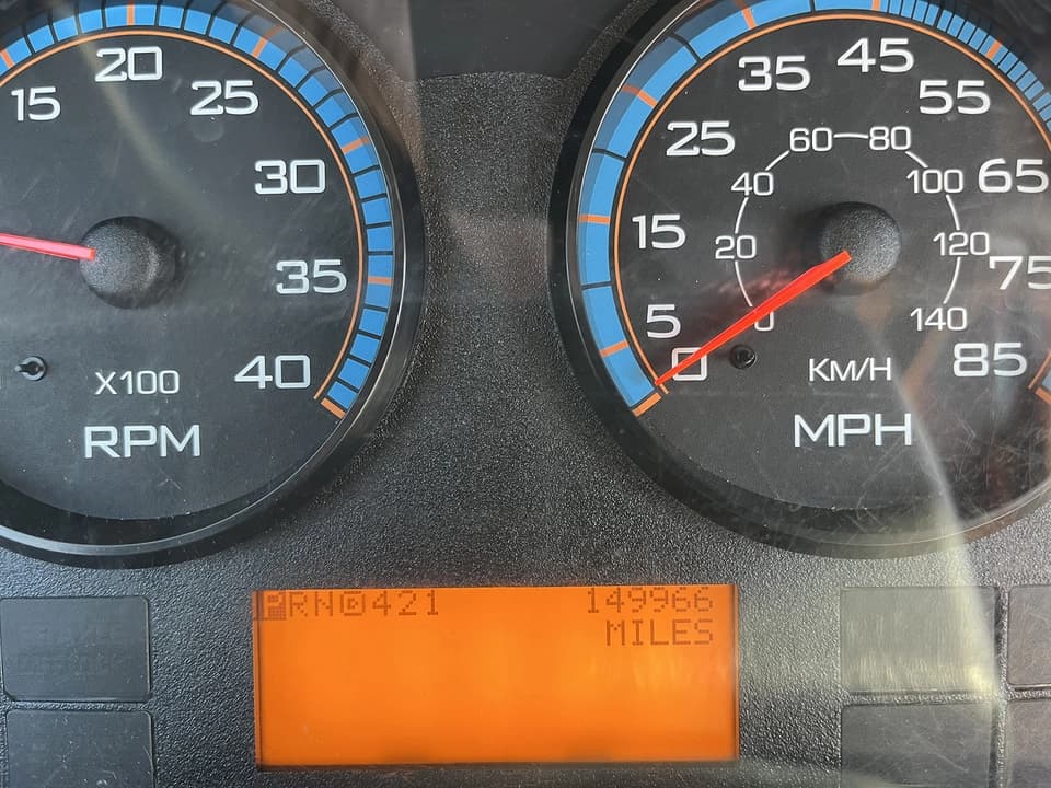 2014 International Turtle Top Shuttle Bus - Image 7